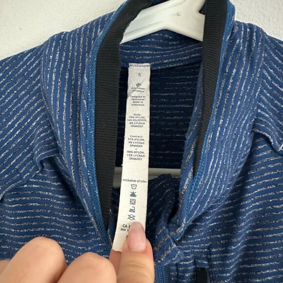 Lululemon Cypress Run Half Zip Blue Striped Pullover Size Small Thumb Holes - Picture 3 of 8